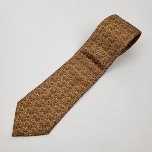 Met golden silk necktie